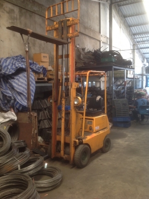 Toyota เครื่องเบนซิน ยกได้ 1 ตัน เสา 3 เมตร