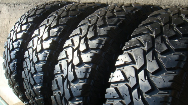 ขายยาง Mud Maxxis MT764 ขนาด 265 75 r16 ปลายสุดปี11 ขายยาง Mud Maxxis MT764 ขนาด 265 75 r16 ปลายสุดปี11