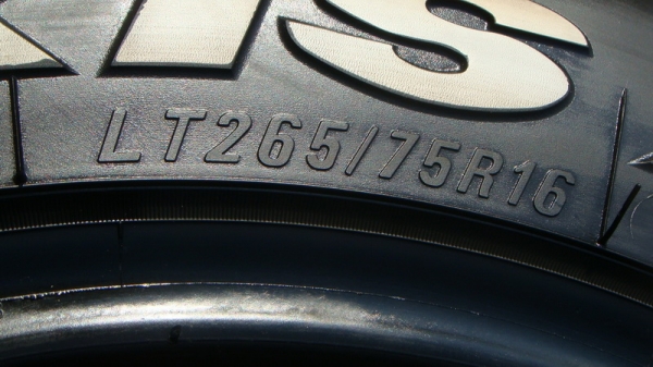 ขายยาง Mud Maxxis MT764 ขนาด 265 75 r16 ปลายสุดปี11 ขายยาง Mud Maxxis MT764 ขนาด 265 75 r16 ปลายสุดปี11