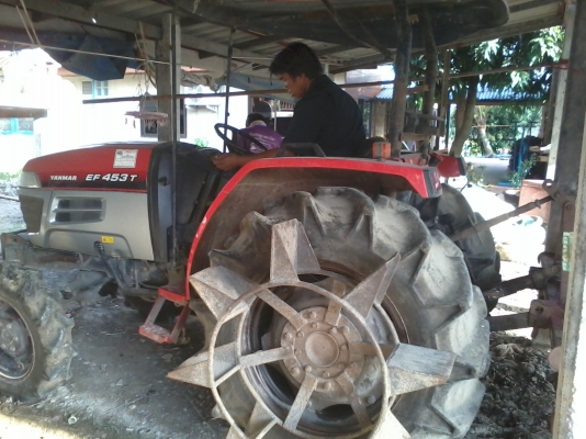 ขายไม่แพงชัวร์ๆ ยันมาร์ 45 แรง 2 เพลา มีโรตารี่ ใช้งานแค่พันกว่าชั่วโมง สอบถามราคา 081-0745778 ลุงโหนกใจดีรับสายจ้า