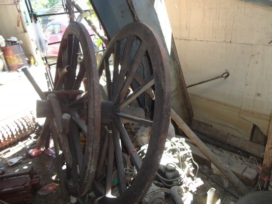 ขายล้อเกรียวโบราณ เหมาะเก็บสะสม ราคา5000 บาท