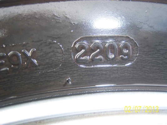 ขายแม็ก TOYOTA  ขอบ 15 พร้อมยาง  สวยๆ ครับ