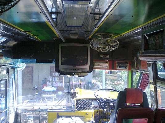 ขายรถบัส พัดลม 12 เมตร  คัดซี BENZ