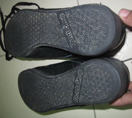 รองเท้า Reebok Classic หนังนิ่ม สวยๆ สภาพดี สีดำเบอร์ 36 รองเท้า Reebok Classic หนังนิ่ม สวยๆ สภาพดี สีดำเบอร์ 36