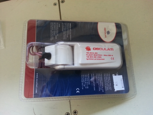 ปลั๊กสายไฟเทรลเล่อ  หางปลาวาฬ Hydrofoil  สวิทปั๊มน้ำอัตโนมัติ  ขั้วแบตเตอรี่