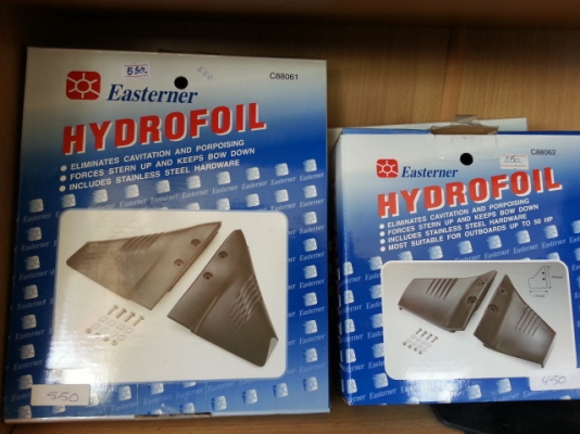 ปลั๊กสายไฟเทรลเล่อ  หางปลาวาฬ Hydrofoil  สวิทปั๊มน้ำอัตโนมัติ  ขั้วแบตเตอรี่