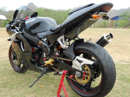 ขาย ZXR 750 cc. ทะเบียนแท้โอน เอาไปขี่อย่างเดียวครับ