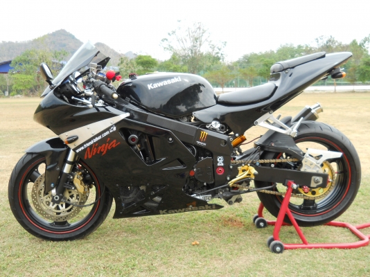 ขาย ZXR 750 cc. ทะเบียนแท้โอน เอาไปขี่อย่างเดียวครับ