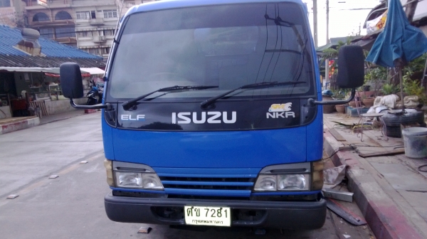 รถบรรทุกสี่ล้อไม่ติดเวลา รุ่นNKR ห้างแท้