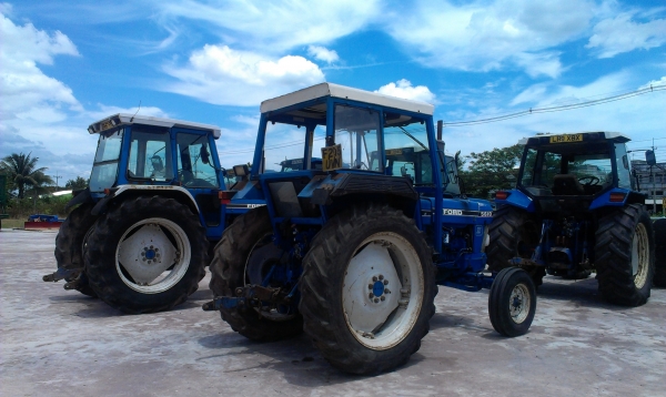 ฟอร์ดเพลาเดียว มีเก๋ง สวยทุกคัน ราคาเริ่มต้น 420,000 บาทค่ะ &hellip;&hellip;&hellip;.(ใคร ๆ ก็ชอบรถมีเก๋ง)