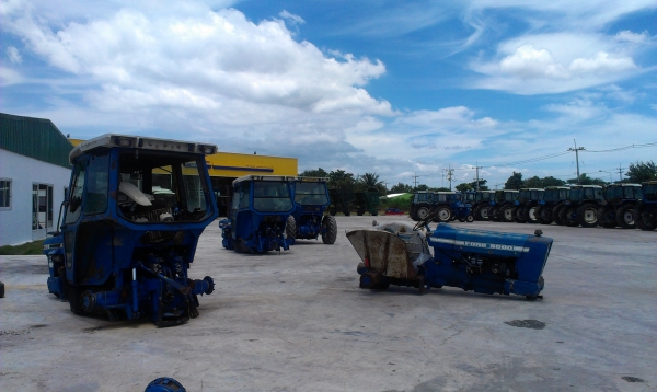 ฟอร์ดเพลาเดียว มีเก๋ง สวยทุกคัน ราคาเริ่มต้น 420,000 บาทค่ะ &hellip;&hellip;&hellip;.(ใคร ๆ ก็ชอบรถมีเก๋ง)