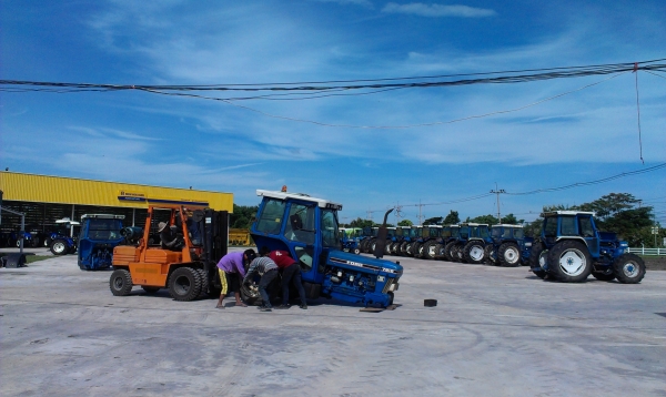 ฟอร์ดเพลาเดียว มีเก๋ง สวยทุกคัน ราคาเริ่มต้น 420,000 บาทค่ะ &hellip;&hellip;&hellip;.(ใคร ๆ ก็ชอบรถมีเก๋ง)