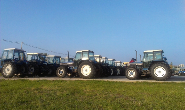 ฟอร์ดเพลาเดียว มีเก๋ง สวยทุกคัน ราคาเริ่มต้น 420,000 บาทค่ะ &hellip;&hellip;&hellip;.(ใคร ๆ ก็ชอบรถมีเก๋ง)