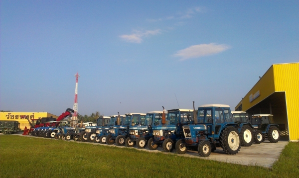 ฟอร์ดเพลาเดียว มีเก๋ง สวยทุกคัน ราคาเริ่มต้น 420,000 บาทค่ะ &hellip;&hellip;&hellip;.(ใคร ๆ ก็ชอบรถมีเก๋ง)