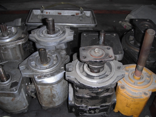 ปั๊มหลายรุ่น ของอยู่เซียงกงวังน้อย