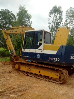 KOMATSU P 120-5 โนแอร ไฟฟ้าไม่มี คอนโทรลยาว เหลืองวด 560000 งวดละ20000