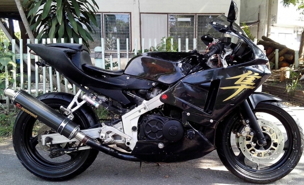 ขายด่วนๆๆGSX400ราคาถูกเวอร์ เล่มทะเบียนโอน