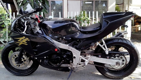 ขายด่วนๆๆGSX400ราคาถูกเวอร์ เล่มทะเบียนโอน