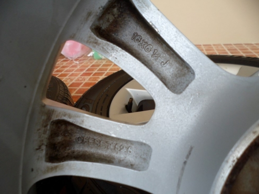 แม็กmasda3(สภาพสวย)ขอบ16"5รู114พร้อมยาง 205/55/16 ยกชุด5,500บ.t.085-227-5772 รังสิต "สนใจแม็ก หรือ ยาง แยกขายให้ได้ครับ"