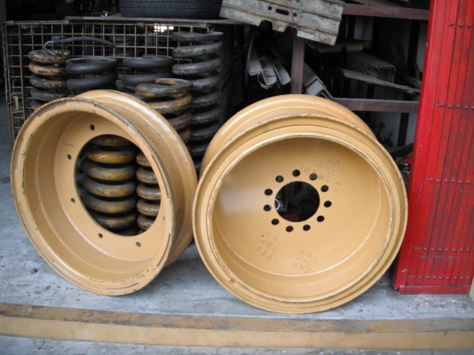 กะทะล้อรถตักล้อยาง CAT KOMATSU