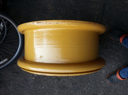 กะทะล้อรถตักล้อยาง CAT KOMATSU