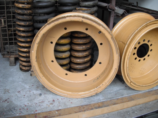 กะทะล้อรถตักล้อยาง CAT KOMATSU