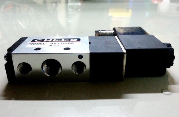 ขายรีเลย์ประตูลม 24v ซื้อมาเยอะแบ่งไปใช้ครับ