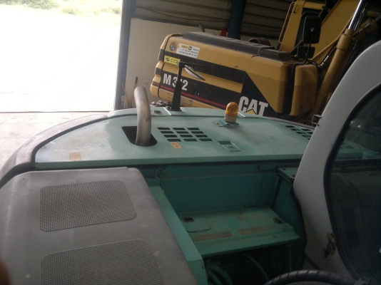 รถขุด KOBELCO SK135SR135-1E,2002Yr,6857Hr.รถนอกนำเข้าสภาพเยี่ยมสุดๆใช้งานได้เลย รถขุด KOBELCO SK135SR135-1E,2002Yr,6857Hr.รถนอกนำเข้าสภาพเยี่ยมสุดๆใช้งานได้เลย