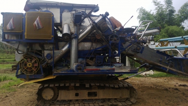 ขายรถเกี่ยวข้าวเกษตรพัฒนาไอ้หนุ่มไวไฟ