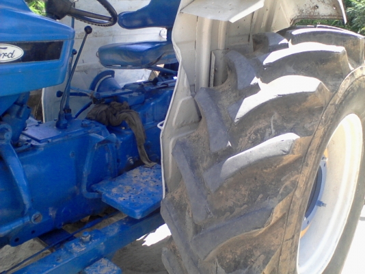 ขายด่วน รถไถ FORD 6600 รหัสเครื่อง T3 DINN 6015 B ราคาต่อรองได้ครับ (บริการจัดส่งฟรีทั่วประเทศไทย)