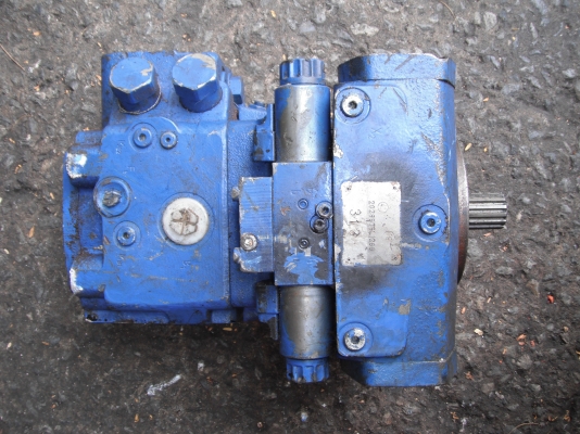 ปั๊มรถบด BOMAG