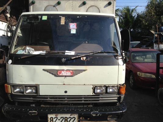 ขาย 6 ล้อ ฮีโน่ รุ่น KM779  ตู้แห้งยาว 5.50 เมตร