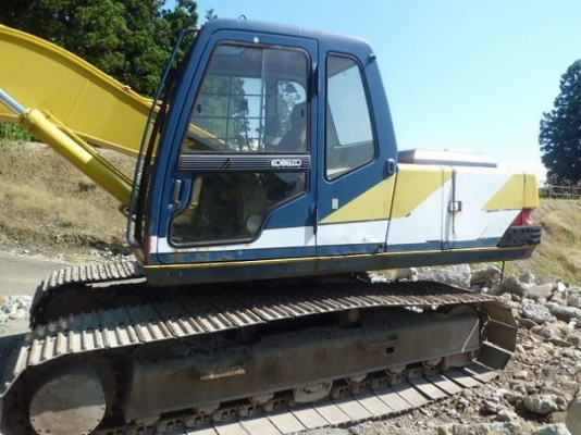 New stock KOBELCO SK200-1 มาร์คทรี สภาพสวยจัด นำเข้าจากญี่ปุ่น แทร็คใหญ่ 800mm