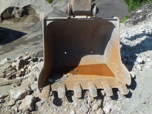 New stock KOBELCO SK200-1 มาร์คทรี สภาพสวยจัด นำเข้าจากญี่ปุ่น แทร็คใหญ่ 800mm