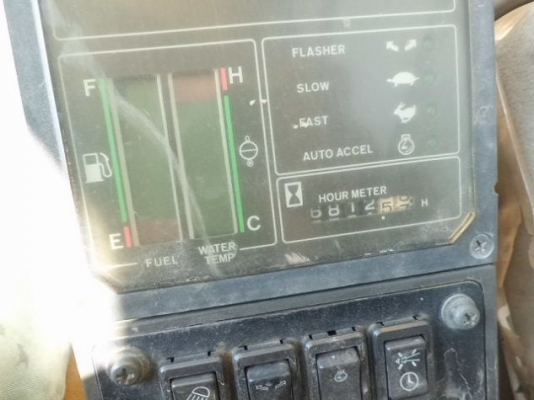 New stock KOBELCO SK200-1 มาร์คทรี สภาพสวยจัด นำเข้าจากญี่ปุ่น แทร็คใหญ่ 800mm