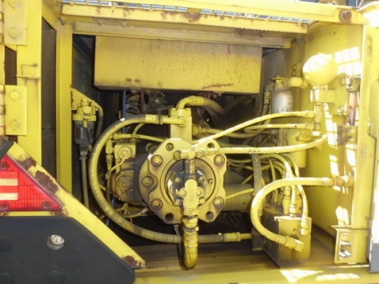 New stock KOBELCO SK200-1 มาร์คทรี สภาพสวยจัด นำเข้าจากญี่ปุ่น แทร็คใหญ่ 800mm