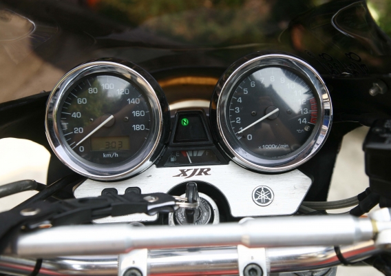 XJR 400 ปี99 ทะเบียน กทม. สภาพสวยมีของแต่ง