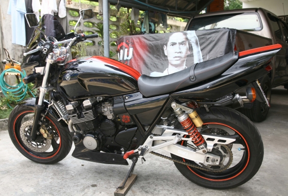 XJR 400 ปี99 ทะเบียน กทม. สภาพสวยมีของแต่ง