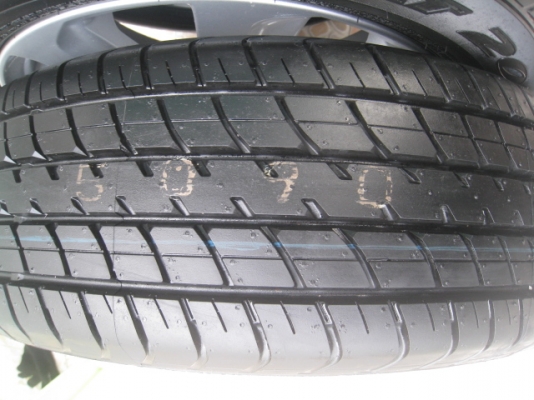 ขายยางถอดจากรถป้ายแดง Dunlop sp sport2030 185/60r15 ปี 1813