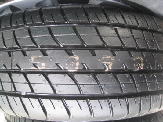 ขายยางถอดจากรถป้ายแดง Dunlop sp sport2030 185/60r15 ปี 1813