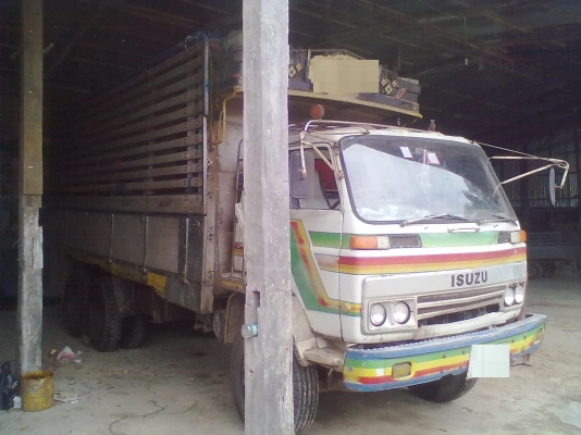 ขายด่วน  10  ล้อ เพลาเดียว