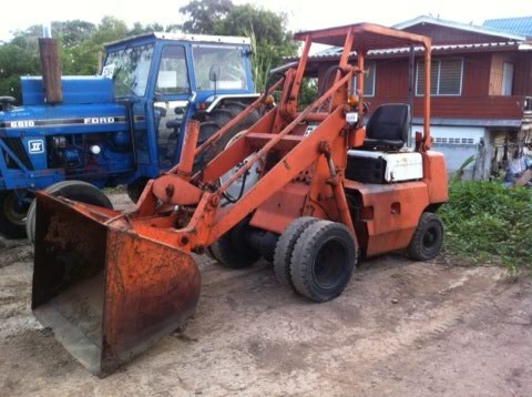 รถโฟลคลีฟTOYOTA 2SG10เครื่องเบ็นซิน ทำเป็นรถตัก