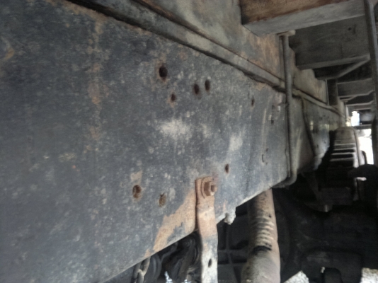 ขาย ISUZU ROCKY 10ล้อ  เครื่อง 6BG1 175cc. ปี 42 เพลาเดียว