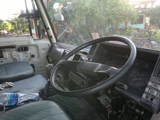 ขาย ISUZU ROCKY 10ล้อ  เครื่อง 6BG1 175cc. ปี 42 เพลาเดียว