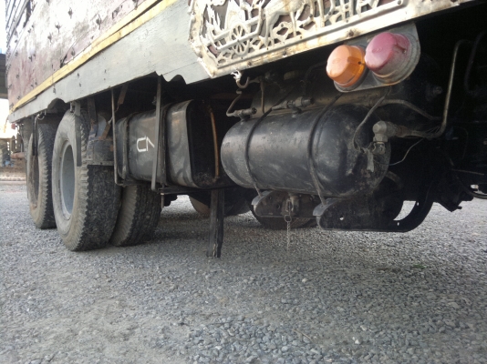 ขาย ISUZU ROCKY 10ล้อ  เครื่อง 6BG1 175cc. ปี 42 เพลาเดียว