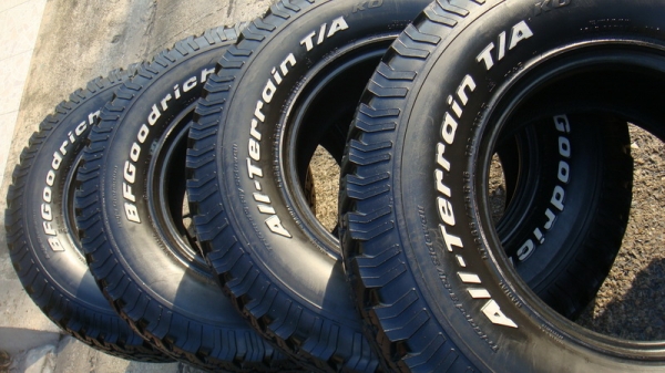 ขายยาง BF Goodrich Allterrain 285 75 r16 ปี10