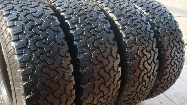 ขายยาง BF Goodrich Allterrain 285 75 r16 ปี10