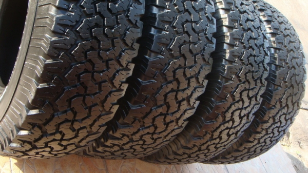 ขายยาง BF Goodrich Allterrain 285 75 r16 ปี10