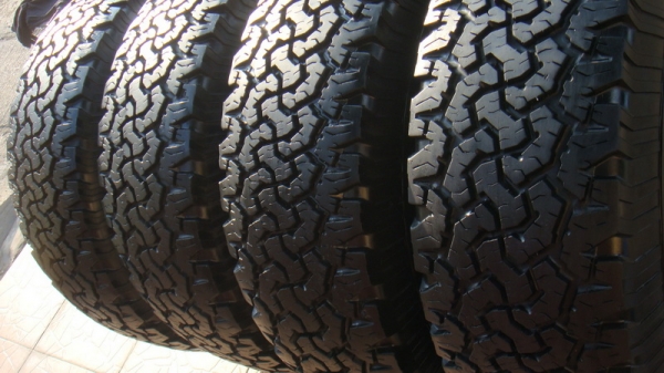 ขายยาง BF Goodrich Allterrain 285 75 r16 ปี10