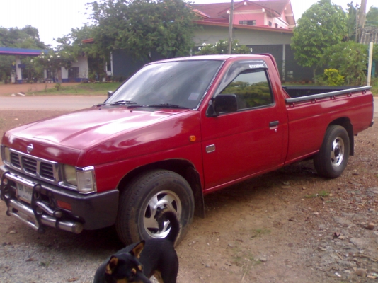 ขายNISSAN BIG M ปี40ตอนเดียว จอโค้ง เครื่อง2500 สภาพสวยๆคับ